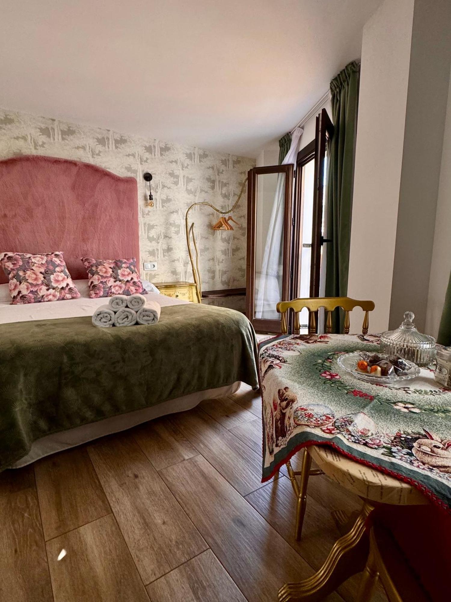 Ateneo Cuenca Suites Con Cocina En El Casco Historico Exterior foto